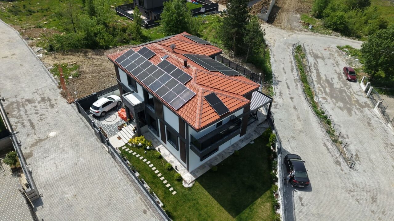 On-Grid, Off-Grid ve Hibrit Güneş Enerjisi Sistemleri Karşılaştırması